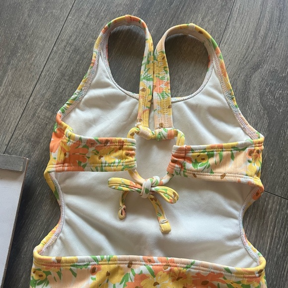 Art class Girls Floral Print Cut Out One Piece Swimsuit in Yellow size XS (4/5) - Picture 5 of 9